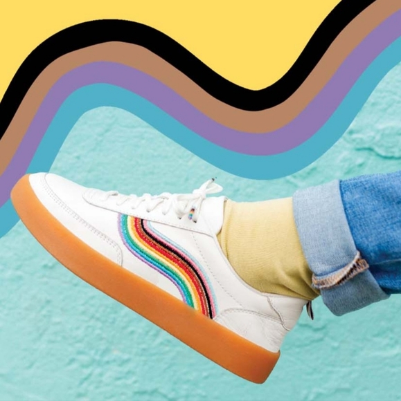 Hush Puppies Shoes - HUSH PUPPIES CHARLES LACE-UP PRIDE SNEAKERS SIZE 9.5